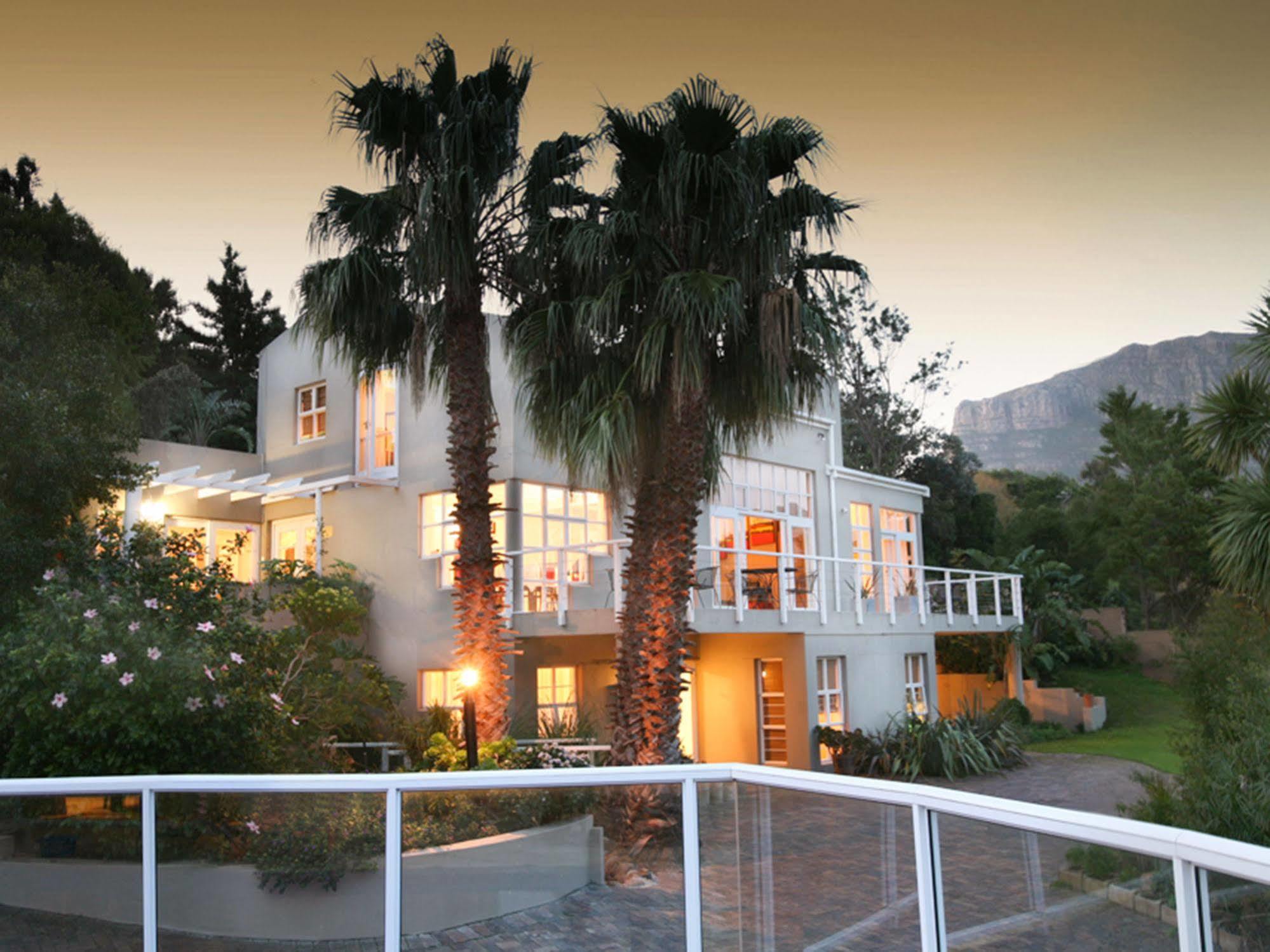 Art Gallery Guest House - Thandekayo Hout Bay Εξωτερικό φωτογραφία