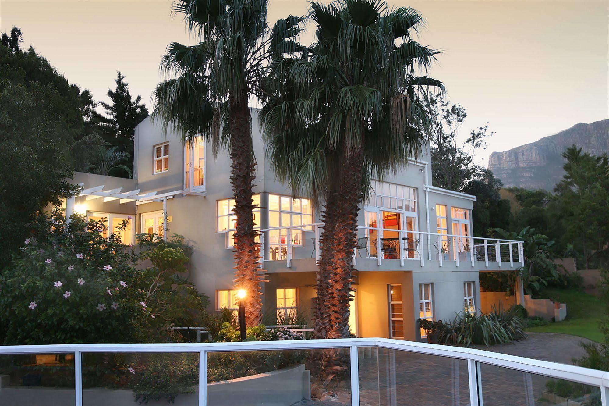 Art Gallery Guest House - Thandekayo Hout Bay Εξωτερικό φωτογραφία