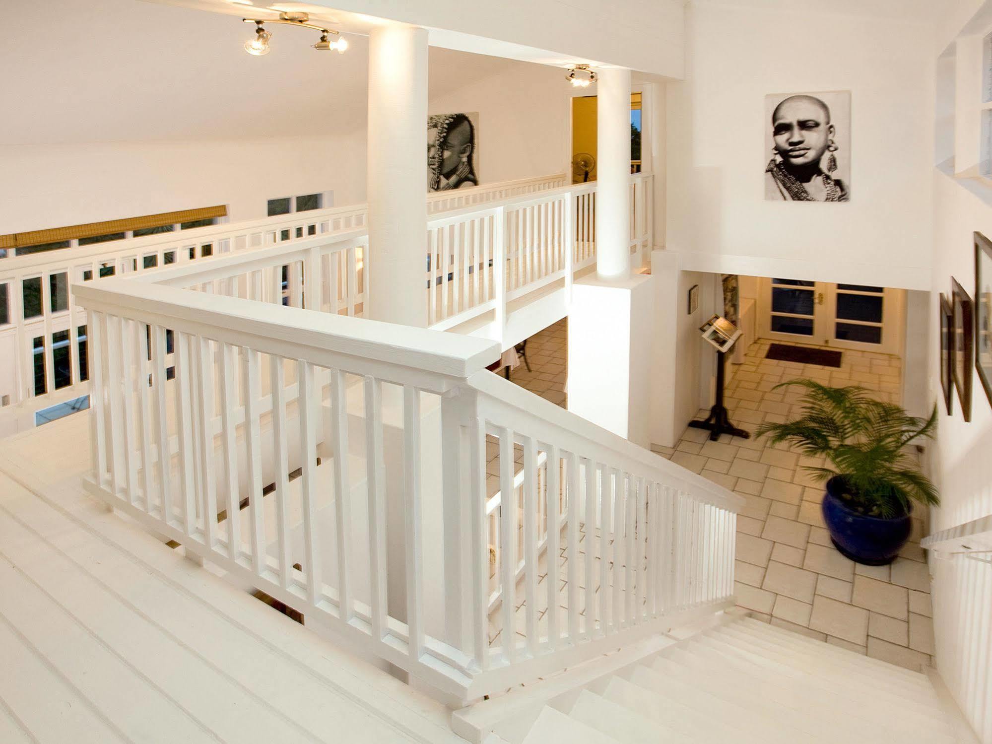 Art Gallery Guest House - Thandekayo Hout Bay Εξωτερικό φωτογραφία