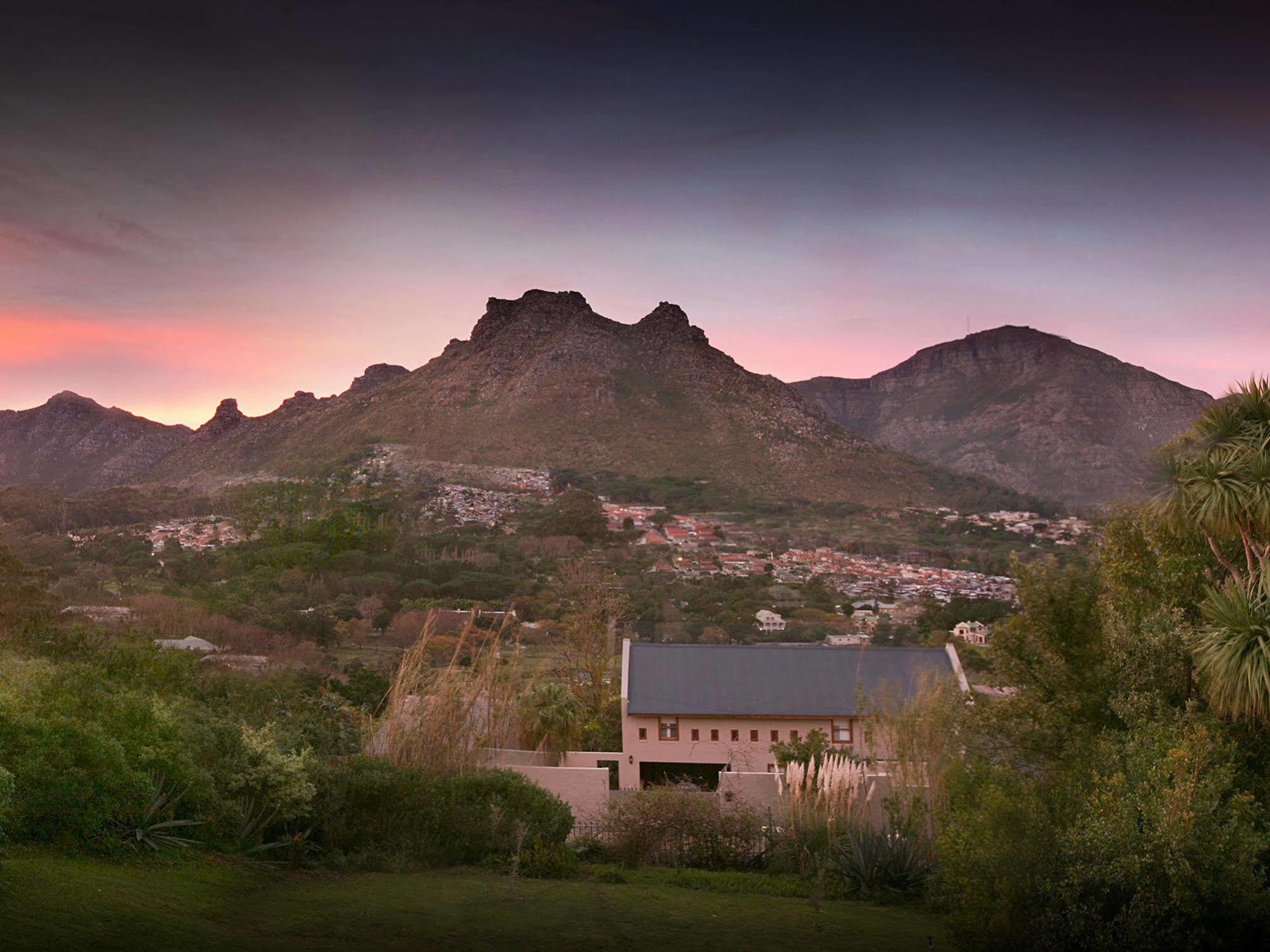 Art Gallery Guest House - Thandekayo Hout Bay Εξωτερικό φωτογραφία
